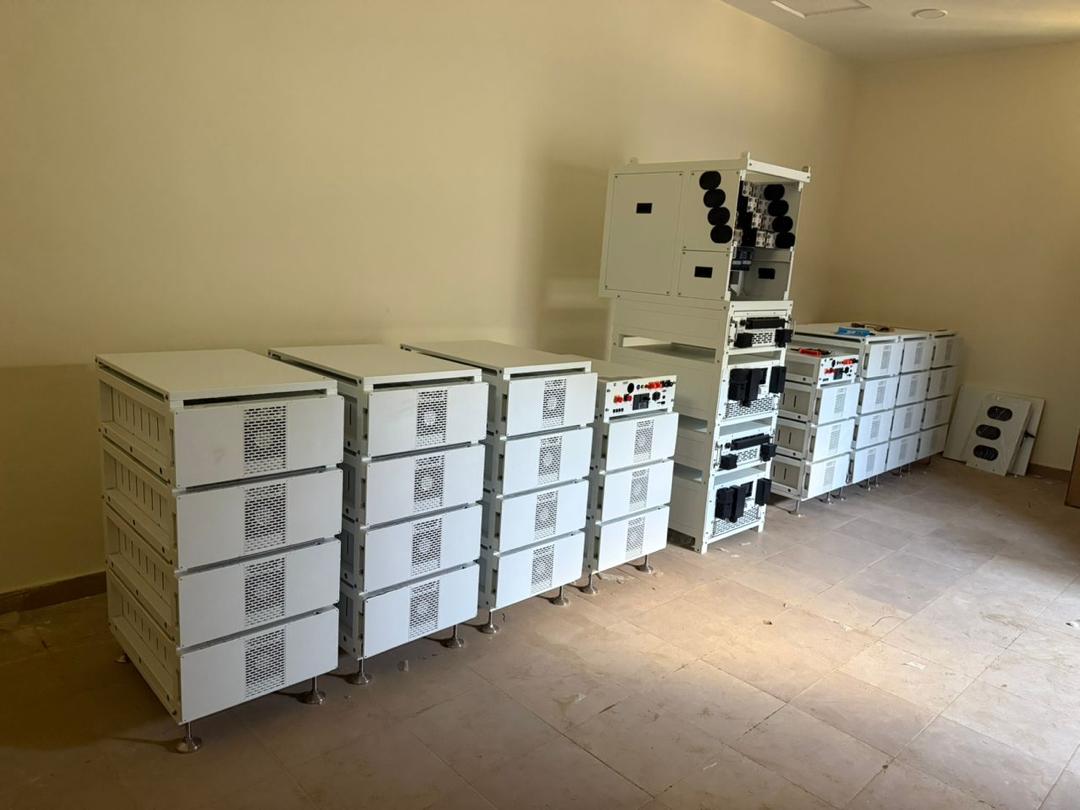 Lithium battery bank and hybrid inverters installed by Solar World Electric